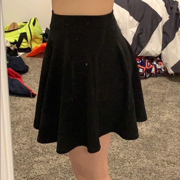 Black skater skirt - Picture 2 of 3